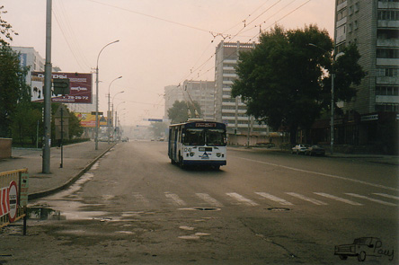Новосибирский троллейбус на улице Челюскинцев