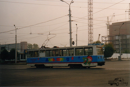 Трамвай в раскраске "День города"